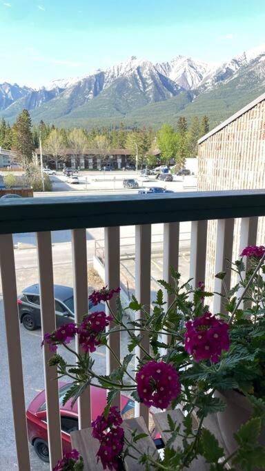 Unit #303 Mountain View 1Br In Canmore Downtown Bagian luar foto