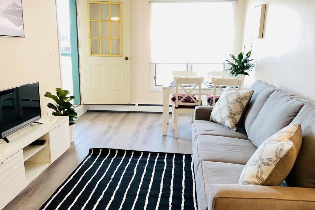 Unit #303 Mountain View 1Br In Canmore Downtown Bagian luar foto